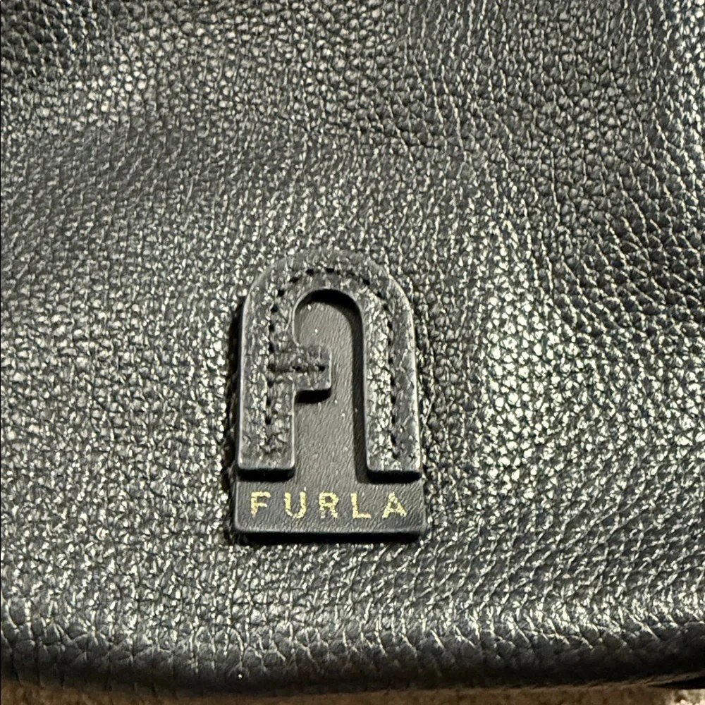 Furla Black Leather Shoulder Bag - Picture 3 of 9